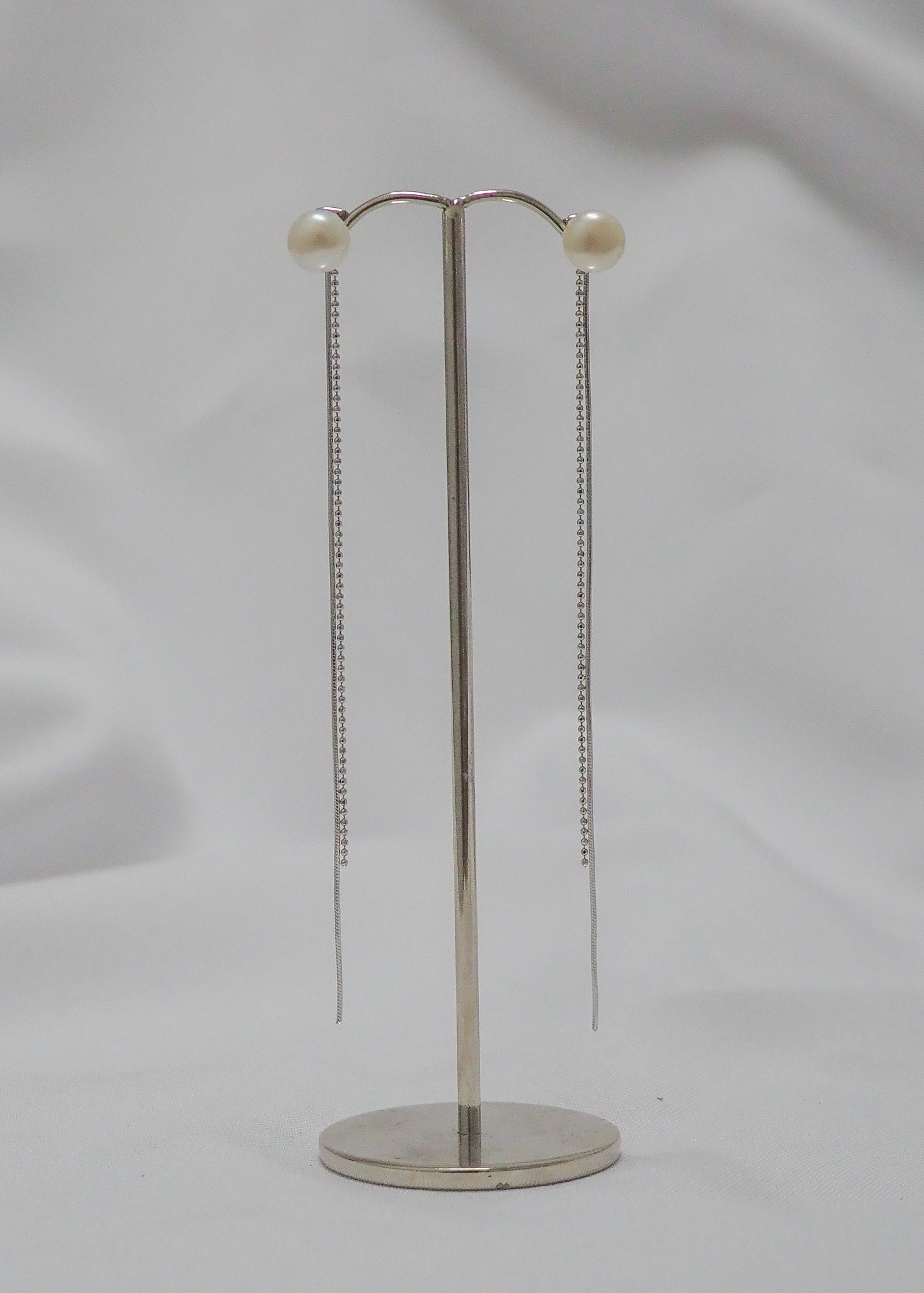 Pearl drop earrings