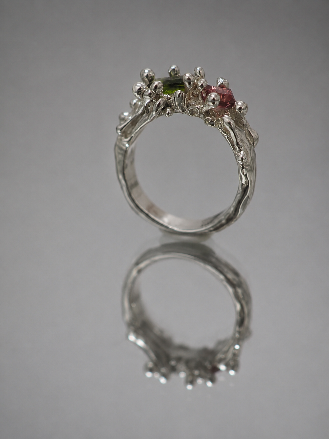 Sea ring with tourmalines